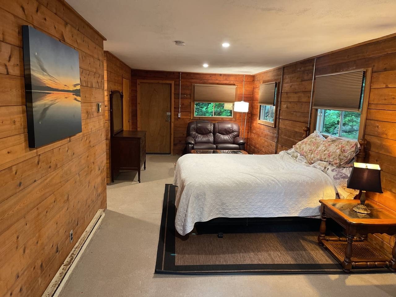 Queen bedroom in Cabin 2